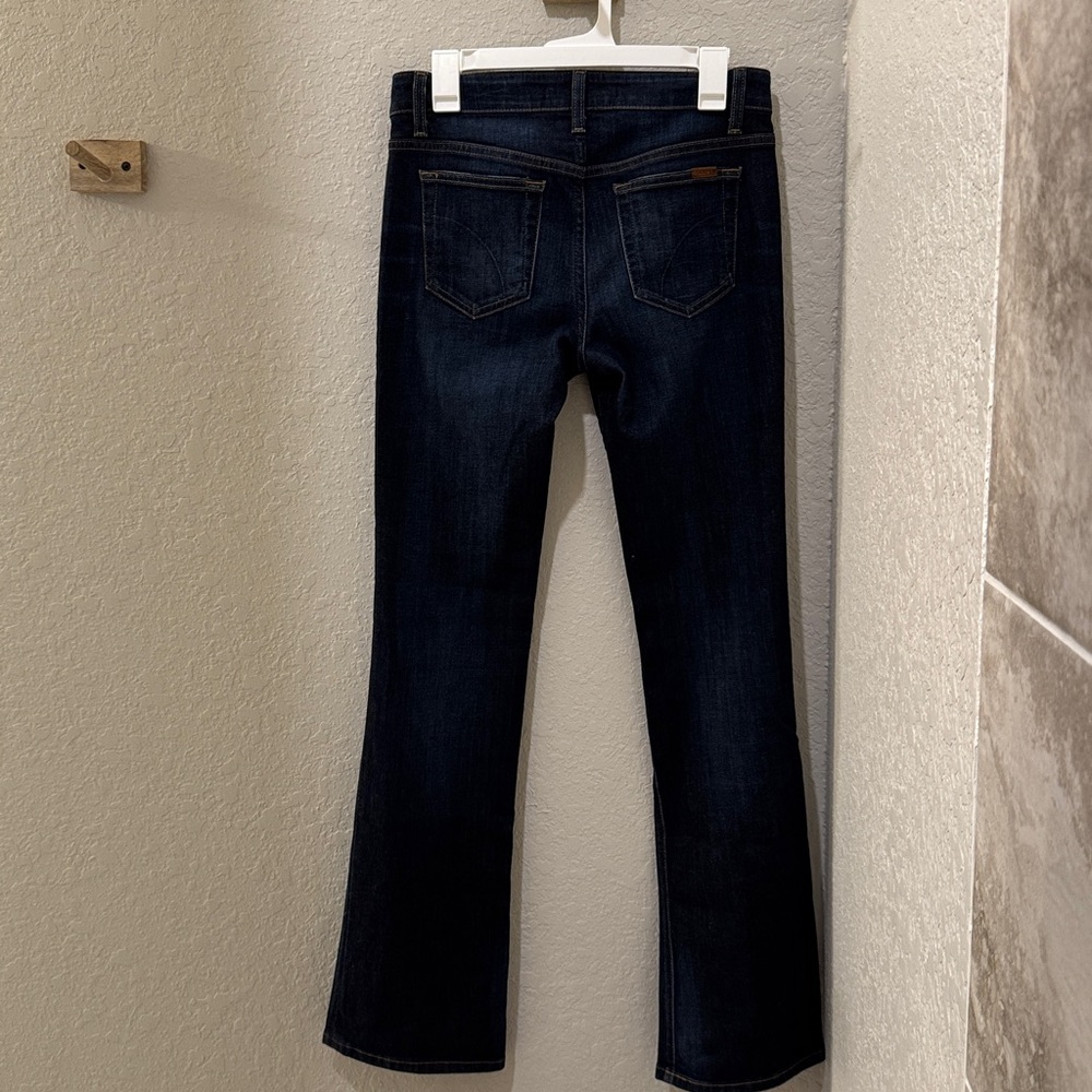 Joe’s Jeans blue mid rise boot cut dark wash jeans Size 28